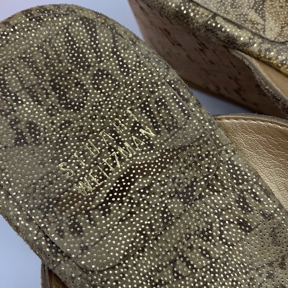 Stuart Weitzman gold wedge thong sandals size 7 MCW4035B - Picture 4 of 10